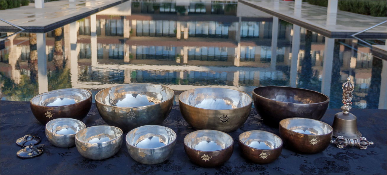 Healingbowl products and sets